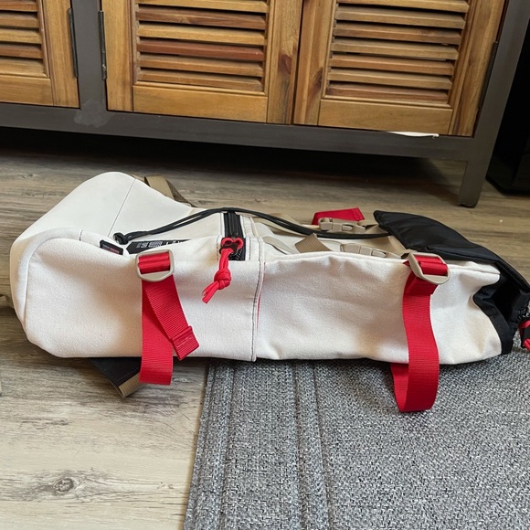 🆕Topo Designs Rover Pack collaboration with New Balance - Picture 9 of 12